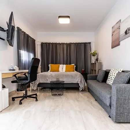 Modern Ground Floor Studio With A Beautiful Garden Larnaca Extérieur photo